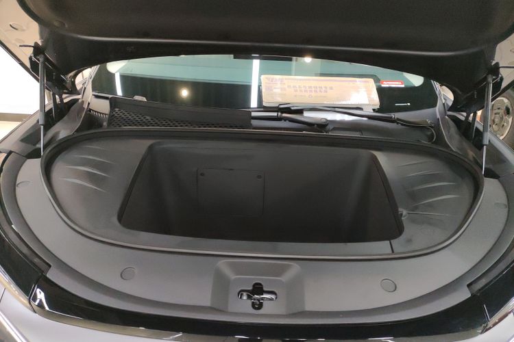 比亚迪 唐L 2025款 EV 600KM四驱激光雷达旗舰型机舱底盘24