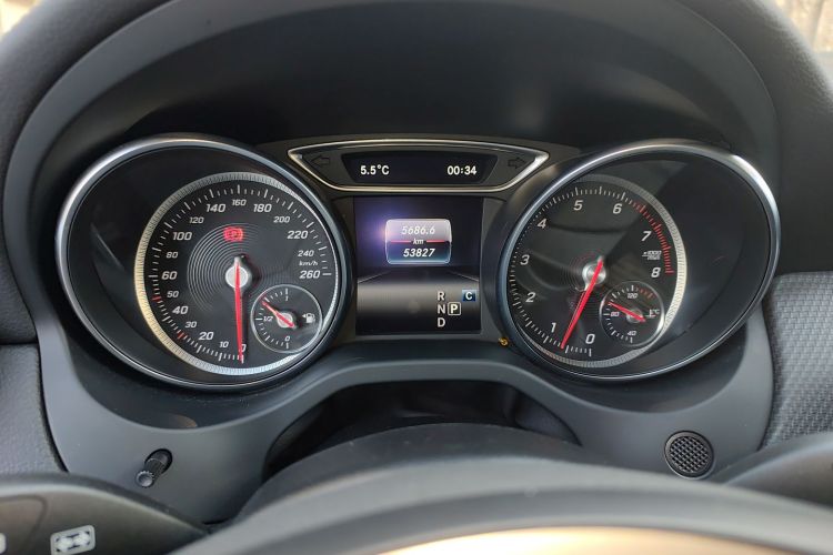 奔驰GLA 2018款 GLA 200 时尚型局部细节14