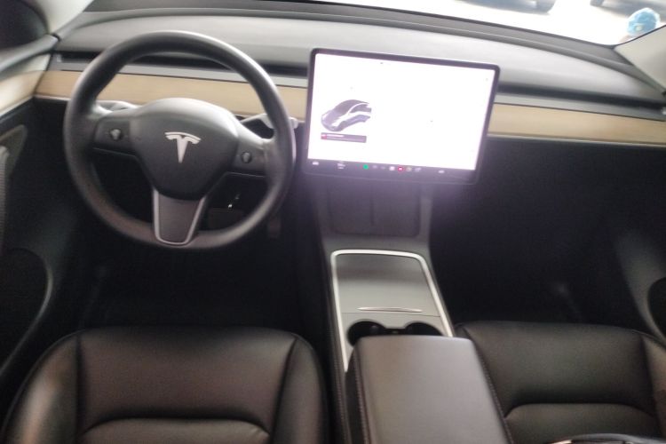 特斯拉 Model Y 2021款 标准续航后驱版中控内饰7002