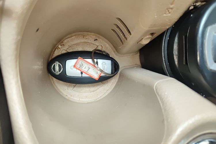 日产 奇骏 2014款 2.5L CVT尊享版 4WD中控内饰7001