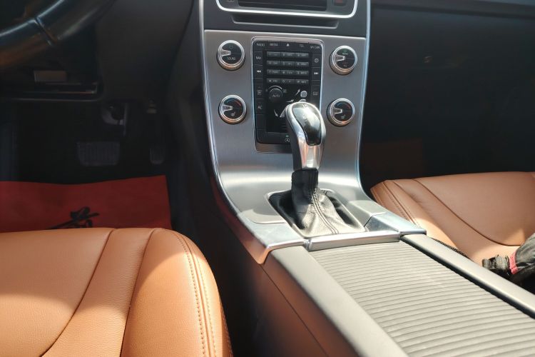 沃尔沃S60 2014款 S60L 2.0T 智远版局部细节18