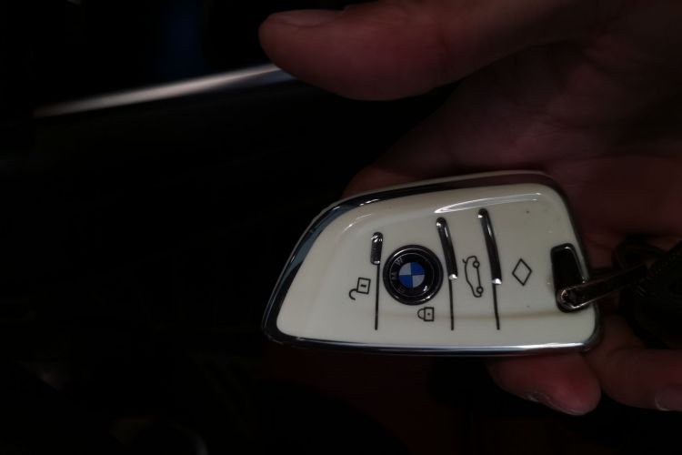 宝马3系 2023款 325Li M运动套装中控内饰7001