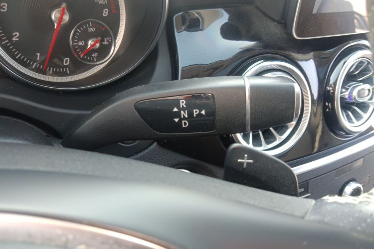 奔驰GLA 2018款 GLA 200 动感型局部细节18