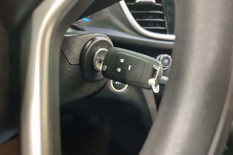 别克 英朗 2021款 改款 1.3T 自动轻混动精英型中控内饰11