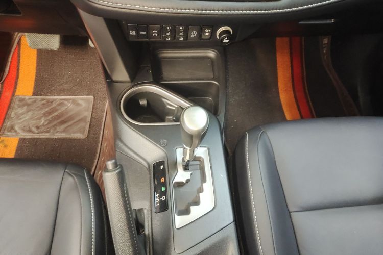 丰田 RAV4荣放 2016款 2.5L 自动四驱精英版中控内饰18