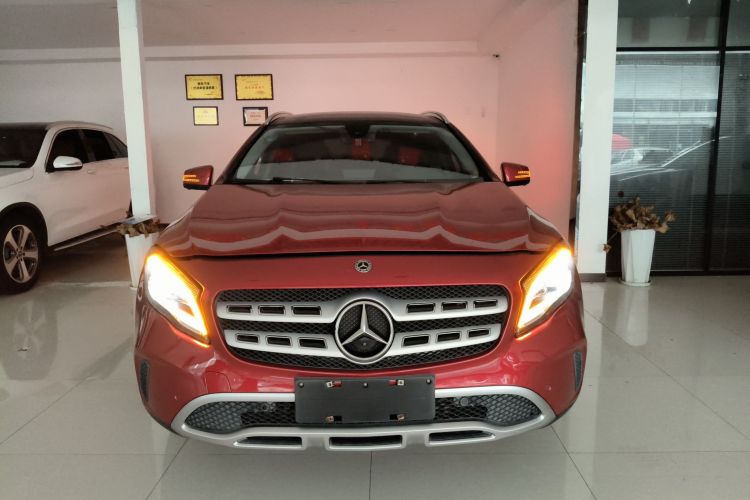 奔驰GLA 2017款 GLA 200 时尚型车身外观2