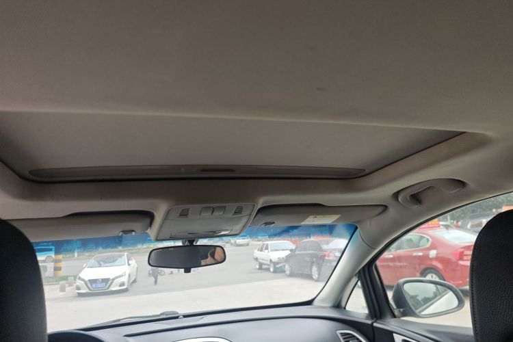 别克 英朗 2014款 XT 1.6L 自动时尚版中控内饰22