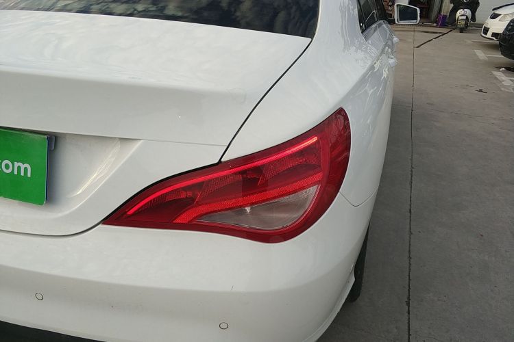奔驰CLA 2018款 CLA 200 动感型车身外观9