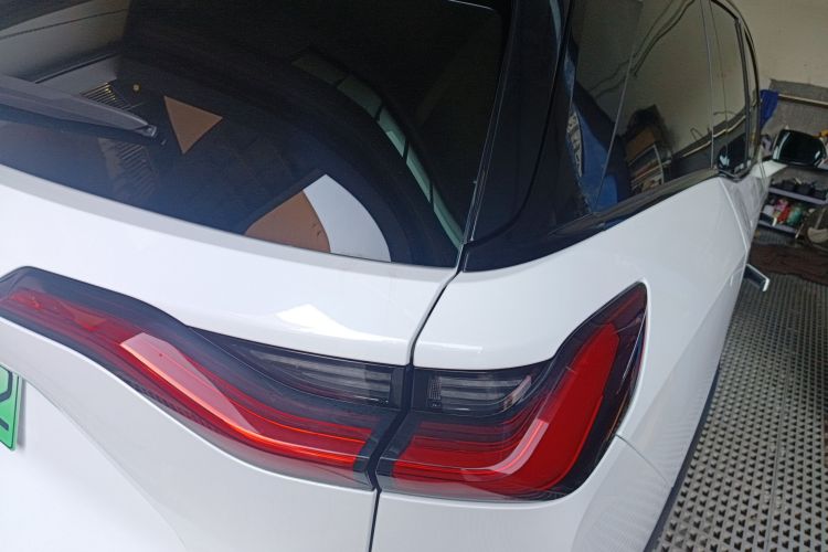 蔚来ES8 2022款 75kWh 六座版车身外观9