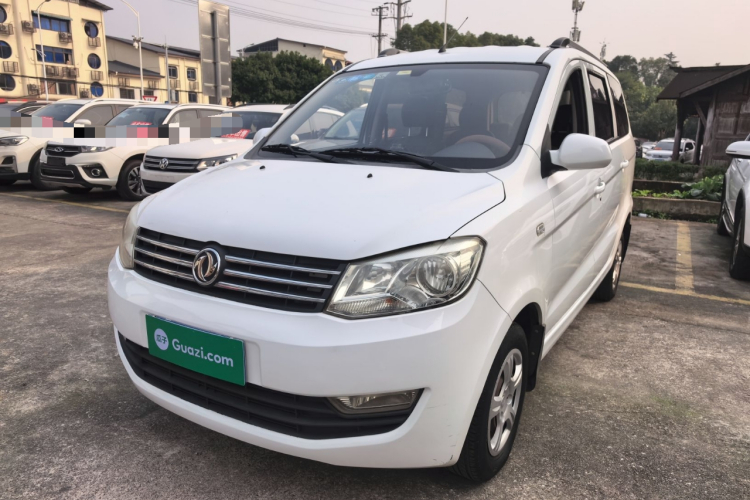 东风风光 风光330 2014款 1.5L手动标准型DK15-02车身外观1