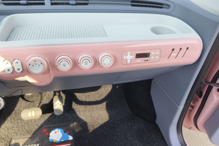 奔腾小马 2025款 222km 灵动马中控内饰16