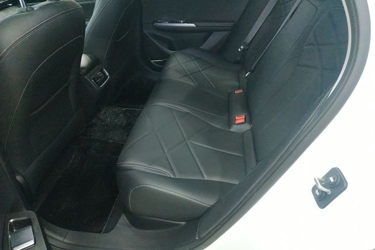 吉利银河 银河L6 2024款 125km PLUS 龙腾版中控内饰21