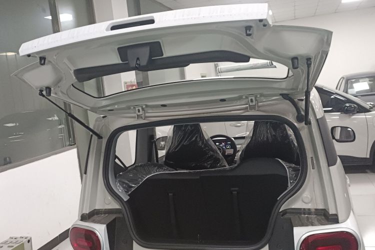 五菱汽车 宏光MINIEV 2024款 第三代 215km 青春版机舱底盘23