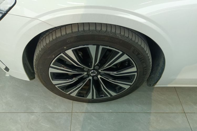 沃尔沃S60 2024款 B4 智远豪华版车身外观6007