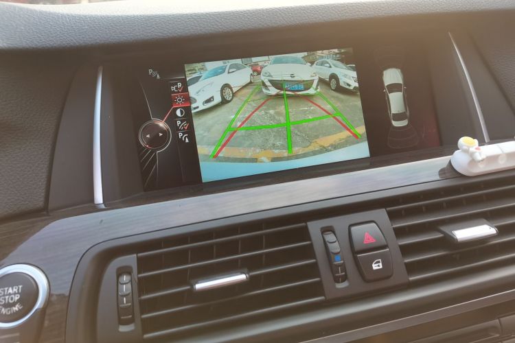 宝马5系 2014款 525Li 豪华设计套装中控内饰16