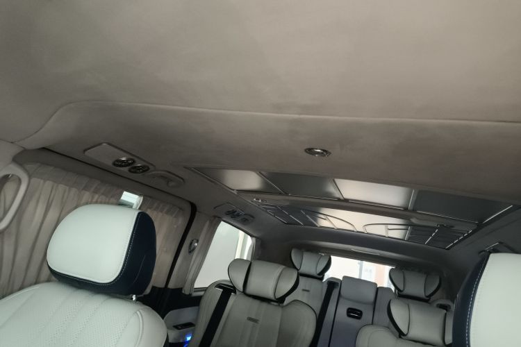 奔驰 威霆 2021款 2.0T 精英版 7座局部细节22