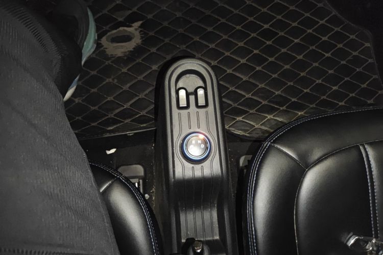 五菱汽车 宏光MINIEV 2020款 悦享款 三元锂中控内饰18