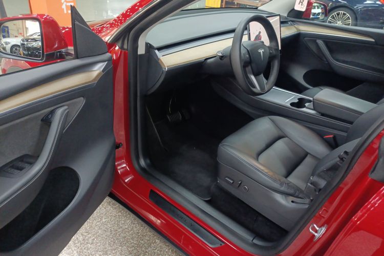 特斯拉 Model Y 2021款 长续航全轮驱动版中控内饰20