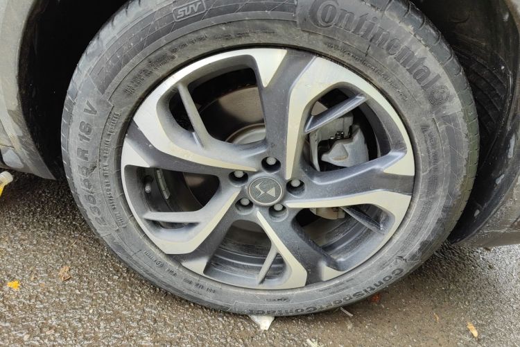 DS 7 2020款 35THP 蒙马特版车身外观10