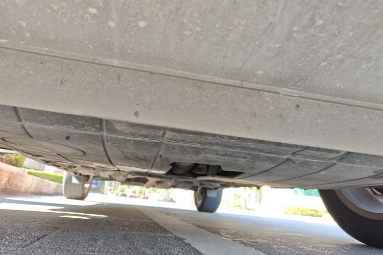 Jeep 自由侠 2019款 220T 自动领先版局部细节9008