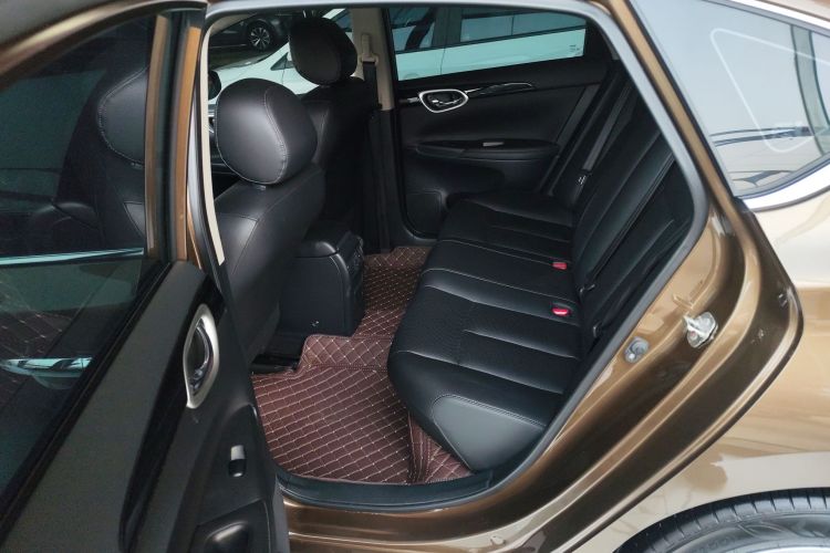 日产 轩逸 2021款 经典 1.6XL CVT豪华版中控内饰7004