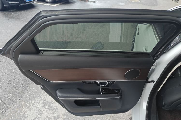 捷豹XJ 2016款 XJL 3.0 SC 两驱典雅商务版中控内饰7008