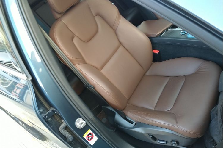 沃尔沃XC60 2023款 B5 四驱智逸豪华版局部细节41