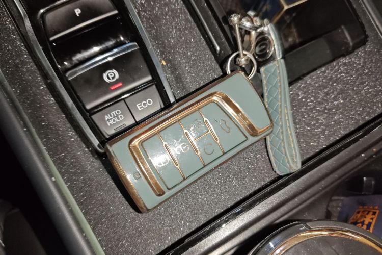 广汽传祺 传祺M8 2021款 领秀系列 390T 尊享版中控内饰11