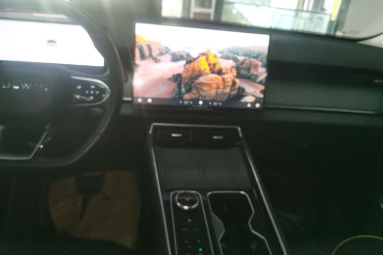 奇瑞 风云T9 2024款 120 长续航版标准型 5座 三元锂局部细节16