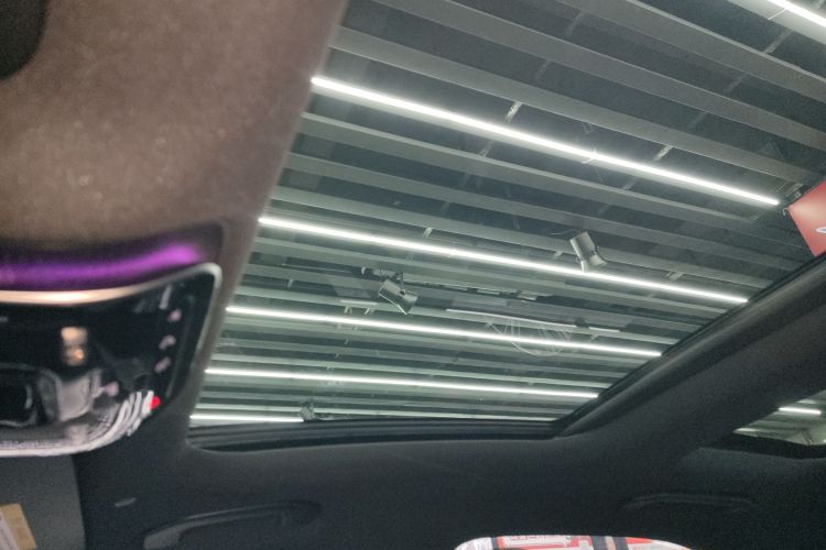 奔驰C级新能源 2023款 C 350 eL中控内饰22