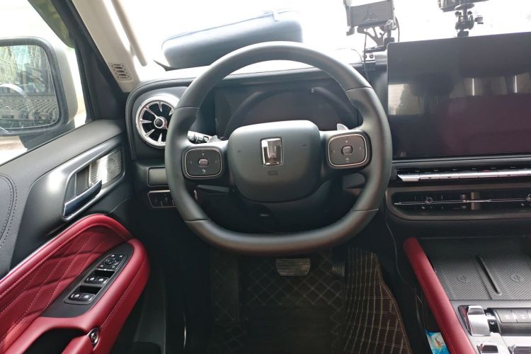 坦克300 2025款 2.0T 征服者中控内饰13