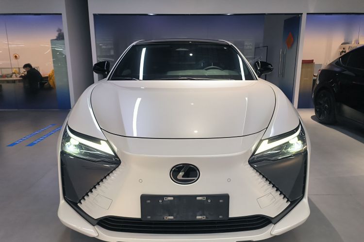 雷克萨斯RZ 2023款 450e 四驱纵享版车身外观6001
