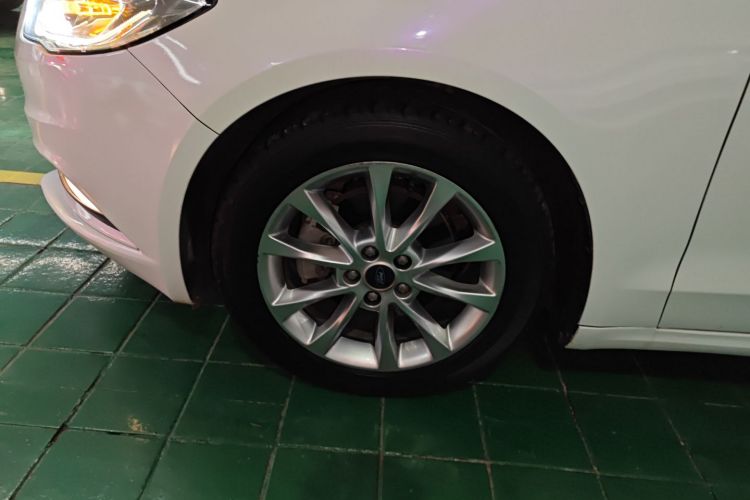 福特 蒙迪欧 2017款 EcoBoost 180 时尚型车身外观6002