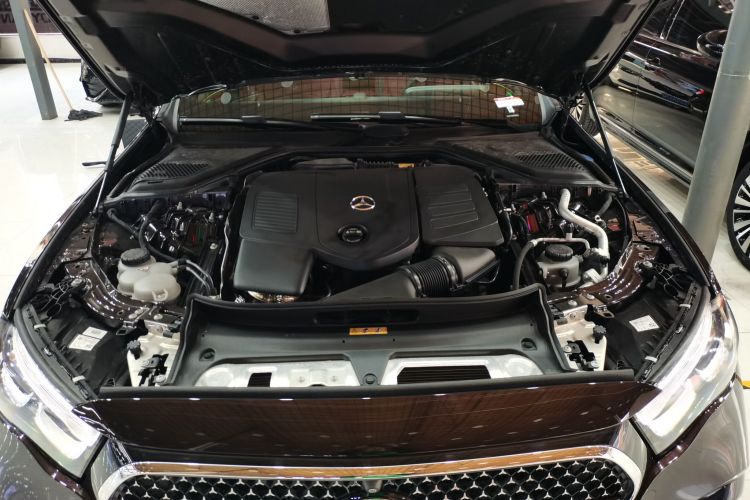 奔驰E级 2024款 E 300 L 豪华运动型机舱底盘24