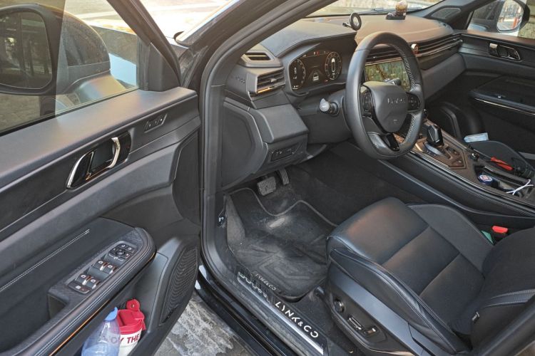 领克01 2021款 2.0TD 四驱暗夜版中控内饰20