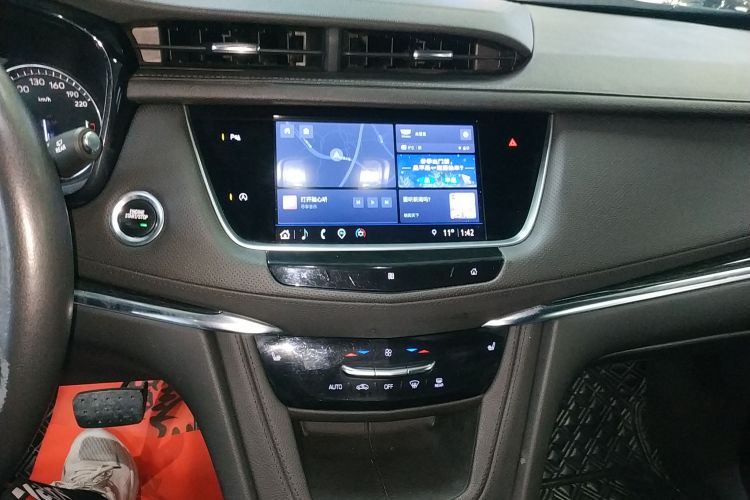 凯迪拉克XT5 2021款 28T 豪华型中控内饰16