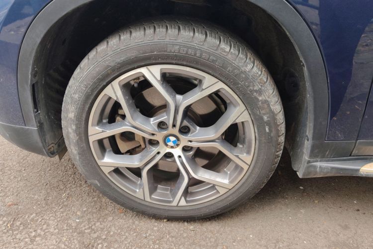 宝马X1 2021款 sDrive25Li 领先型车身外观6007