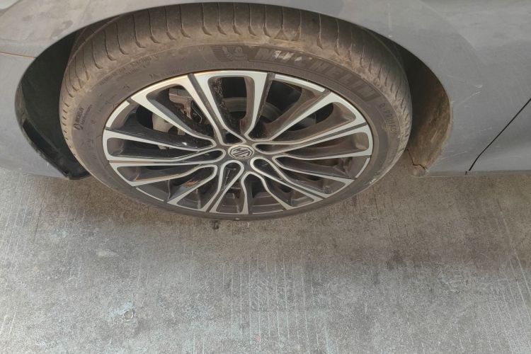 名爵 MG7 2023款 2.0T 自动猎美尊享版车身外观6007