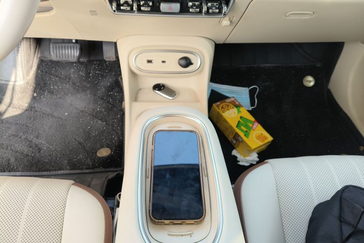 欧拉好猫 2023款 401km标准续航 尊荣型 磷酸铁锂中控内饰18