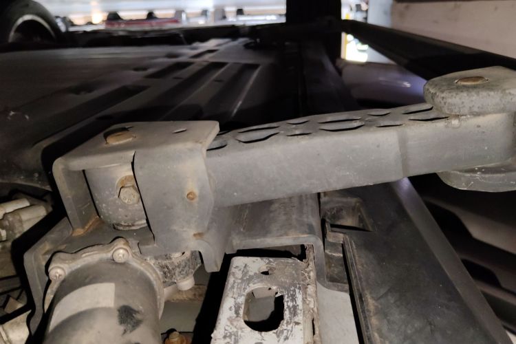 比亚迪 唐新能源 2018款 DM 2.0T 全时四驱智联创睿型 7座 国V局部细节9002