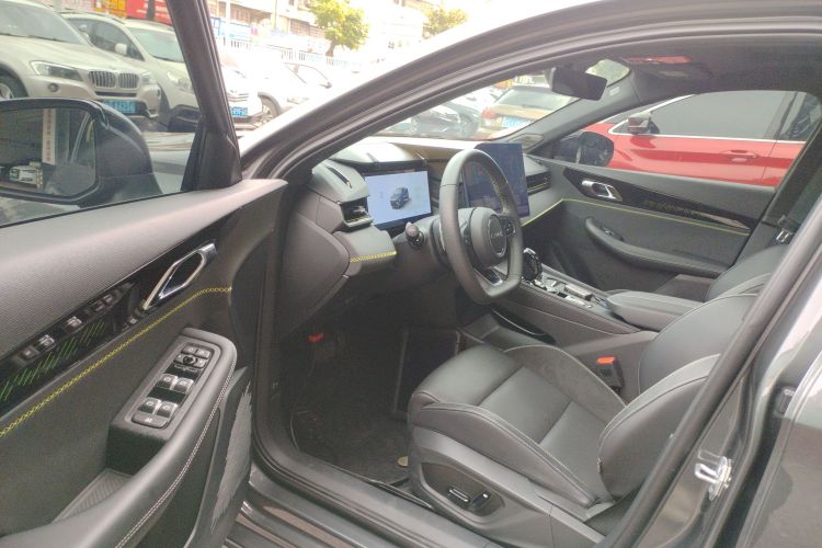 领克03 2025款 1.5TD DCT冠军版Pro中控内饰7003