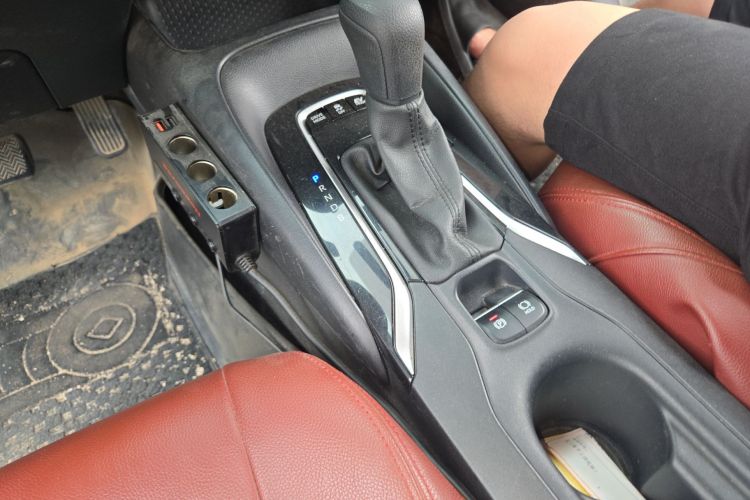 丰田 雷凌 2021款 双擎 1.8H E-CVT进取版中控内饰18