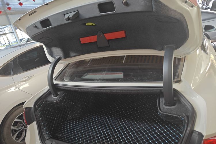 吉利汽车 博瑞 2015款 1.8T 旗舰型机舱底盘23