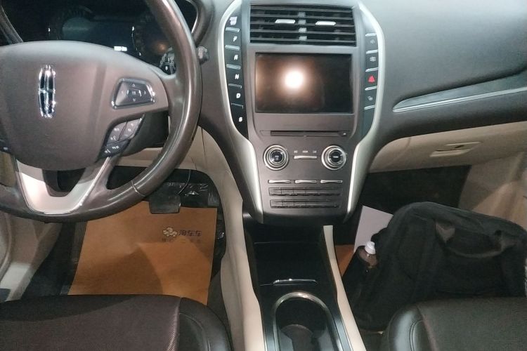 林肯MKC 2017款 2.0T 两驱尊雅版局部细节18