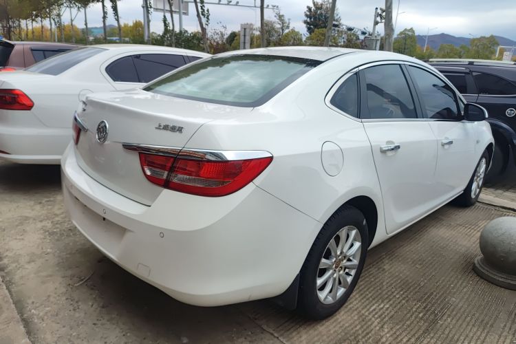 别克 英朗 2013款 GT 1.6L 自动时尚版车身外观7