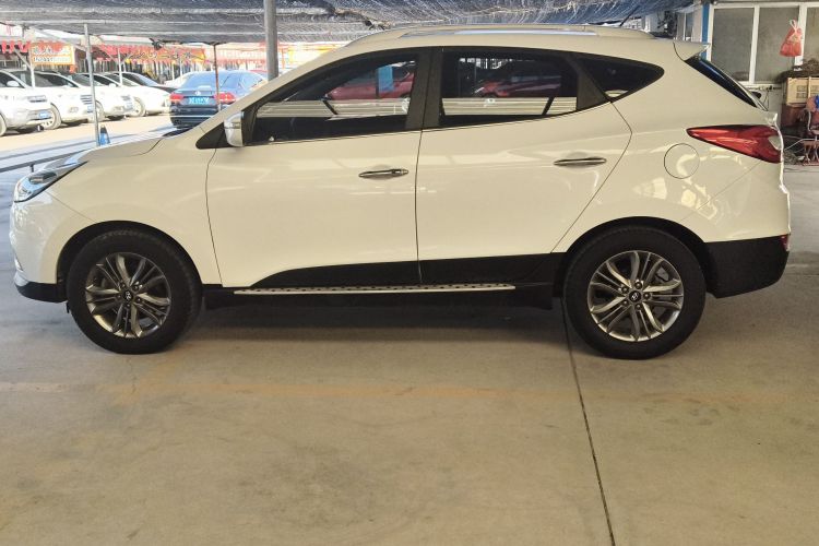 北京现代ix35 2015款 2.0L 自动两驱智能型 国V车身外观4