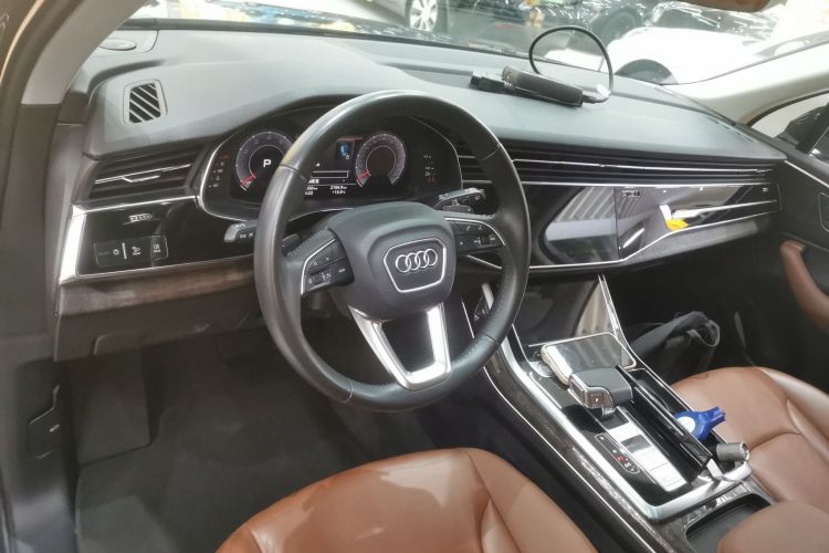 奥迪Q7 2020款 55 TFSI quattro S line运动型中控内饰13