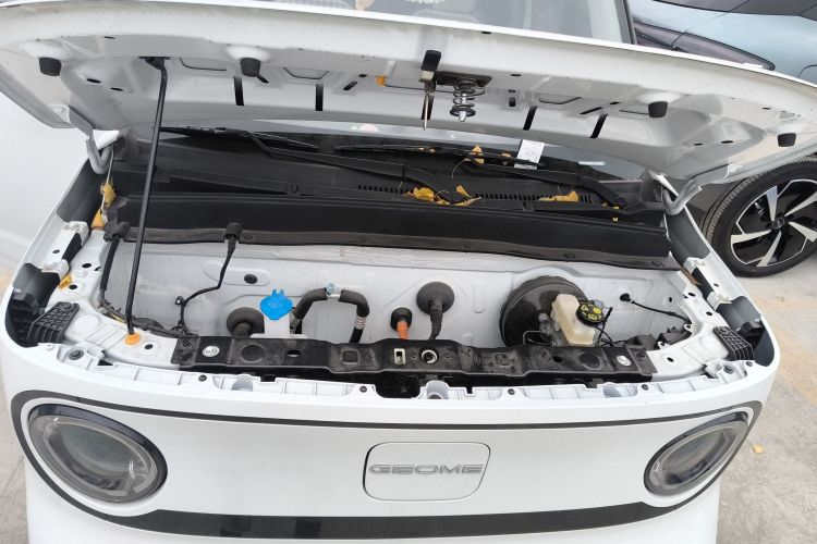 吉利银河 2024款 200km 熊猫卡丁机舱底盘24