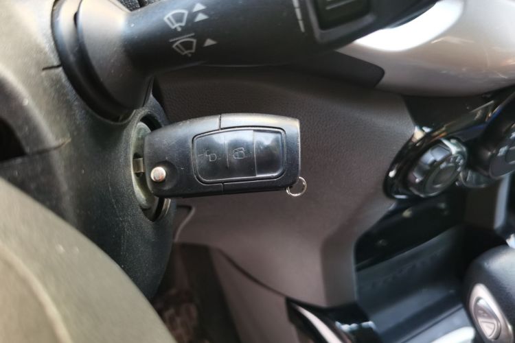 福特 翼搏 2013款 1.5L 自动风尚型中控内饰11