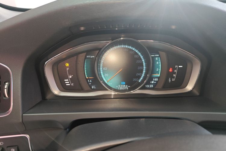 沃尔沃V60 2015款 T5 智雅版中控内饰14